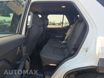 2025 Toyota 4Runner SR5 - miniatura 13