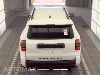 2025 Toyota 4Runner SR5 - miniatura 5