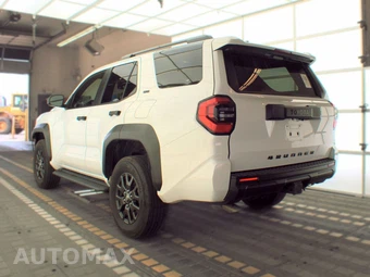 2025 Toyota 4Runner SR5 - miniatura 6