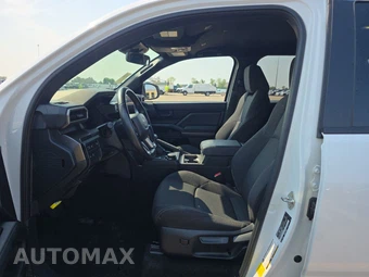 2025 Toyota 4Runner SR5 - miniatura 7