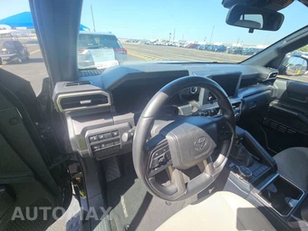 2025 Toyota 4Runner SR5 - miniatura 11