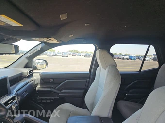 2025 Toyota 4Runner SR5 - miniatura 15