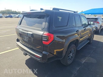 2025 Toyota 4Runner SR5 - miniatura 4