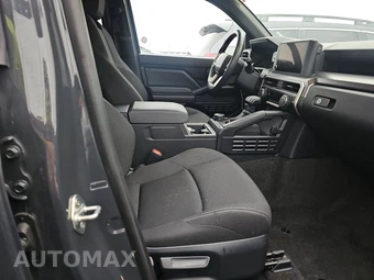 2025 Toyota 4Runner SR5 - miniatura 8