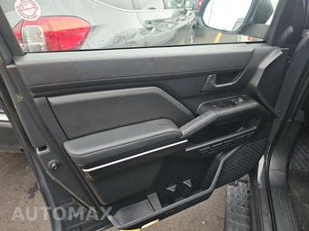 2025 Toyota 4Runner SR5 - miniatura 9