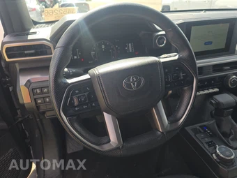 2025 Toyota 4Runner SR5 - miniatura 10