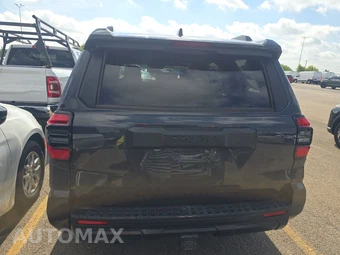 2025 Toyota 4Runner SR5 - miniatura 5