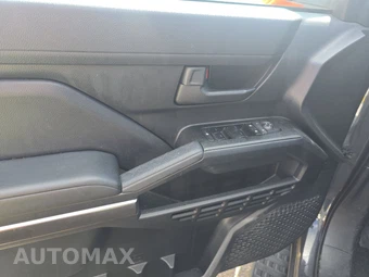 2025 Toyota 4Runner SR5 - miniatura 9