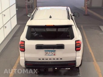 2025 Toyota 4Runner SR5 - miniatura 5
