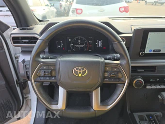2025 Toyota 4Runner SR5 - miniatura 10