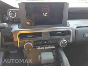 2025 Toyota 4Runner SR5 - miniatura 11