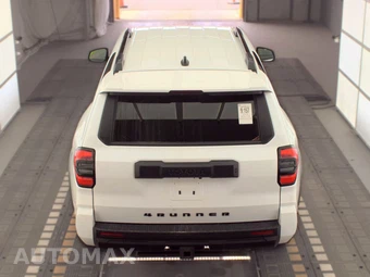2025 Toyota 4Runner SR5 - miniatura 5