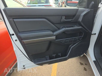 2025 Toyota 4Runner SR5 - miniatura 9