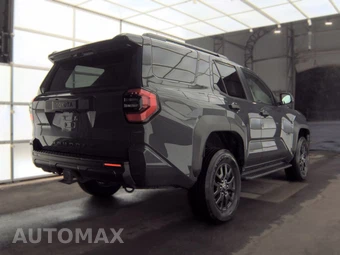 2025 Toyota 4Runner SR5 - miniatura 4