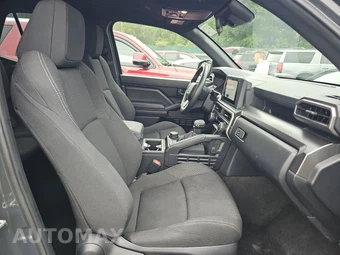 2025 Toyota 4Runner SR5 - miniatura 8