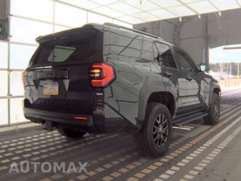 2025 Toyota 4Runner SR5 - miniatura 4