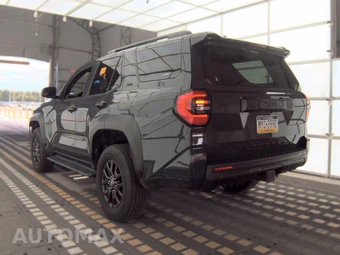 2025 Toyota 4Runner SR5 - miniatura 6