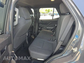 2025 Toyota 4Runner SR5 - miniatura 13