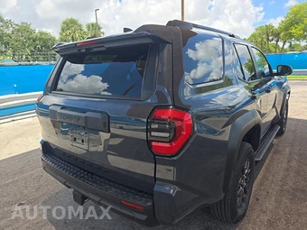 2025 Toyota 4Runner SR5 - miniatura 4