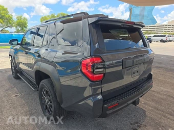 2025 Toyota 4Runner SR5 - miniatura 6