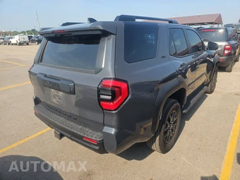 2025 Toyota 4Runner SR5 - miniatura 4