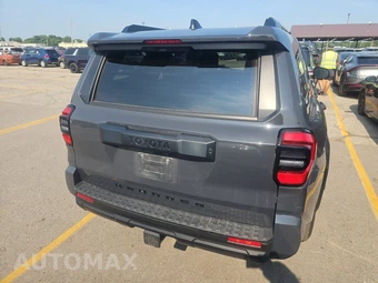 2025 Toyota 4Runner SR5 - miniatura 5
