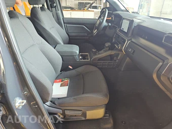 2025 Toyota 4Runner SR5 - miniatura 8