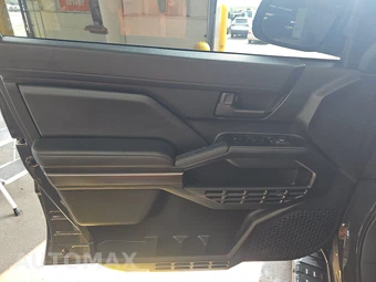 2025 Toyota 4Runner SR5 - miniatura 9