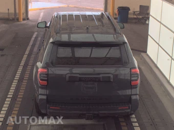 2025 Toyota 4Runner SR5 - miniatura 5