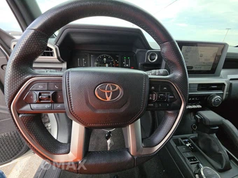 2025 Toyota 4Runner SR5 - miniatura 10