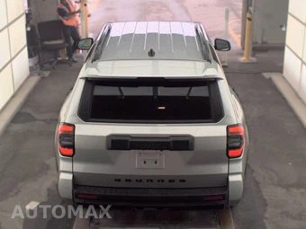 2025 Toyota 4Runner SR5 - miniatura 5