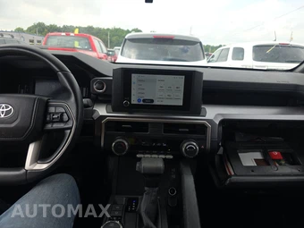 2025 Toyota 4Runner SR5 - miniatura 11
