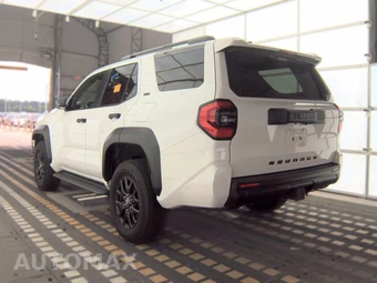 2025 Toyota 4Runner SR5 - miniatura 6