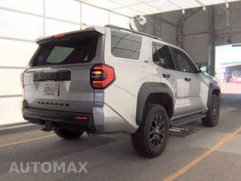 2025 Toyota 4Runner SR5 - miniatura 4