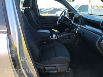 2025 Toyota 4Runner SR5 - miniatura 8