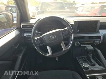 2025 Toyota 4Runner SR5 - miniatura 10