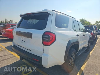 2025 Toyota 4Runner SR5 - miniatura 4