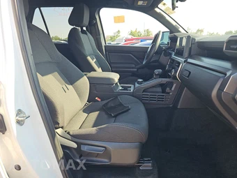 2025 Toyota 4Runner SR5 - miniatura 8
