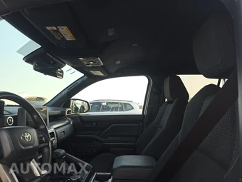2025 Toyota 4Runner SR5 - miniatura 18