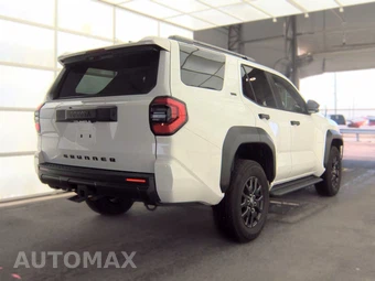 2025 Toyota 4Runner SR5 - miniatura 4