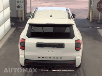 2025 Toyota 4Runner SR5 - miniatura 5
