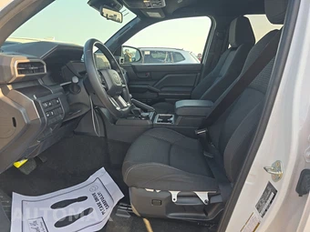 2025 Toyota 4Runner SR5 - miniatura 7