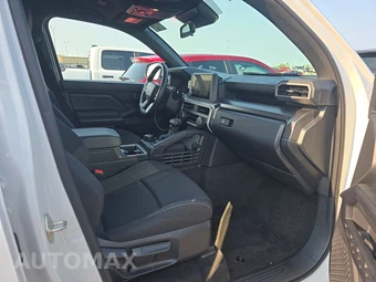 2025 Toyota 4Runner SR5 - miniatura 8