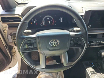 2025 Toyota 4Runner SR5 - miniatura 10