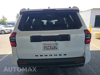 2025 Toyota 4Runner SR5 - miniatura 5