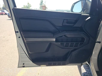 2025 Toyota 4Runner SR5 - miniatura 9