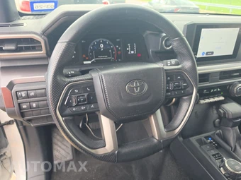 2025 Toyota 4Runner SR5 - miniatura 10