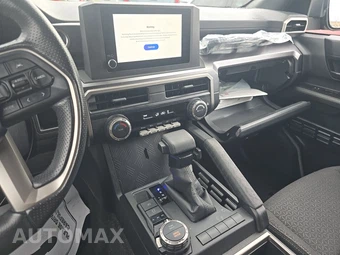 2025 Toyota 4Runner SR5 - miniatura 11