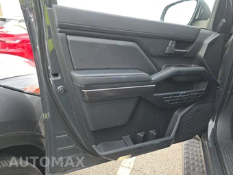 2025 Toyota 4Runner SR5 - miniatura 9