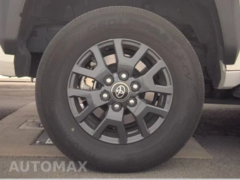 2025 Toyota 4Runner SR5 - miniatura 11